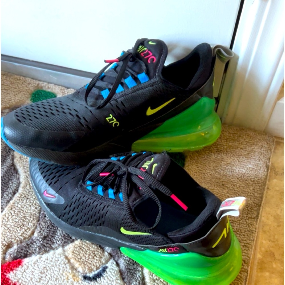 - Nike AirMax 270 size 7y